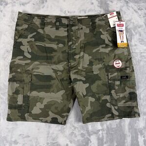 Men's Wrangler Relaxed Fit 60AIW40 Cargo Camu Shorts Size 46 10" Inseam New